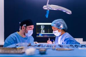 Implant dentaire Cabinet Dr Gucciardi Paris 6
